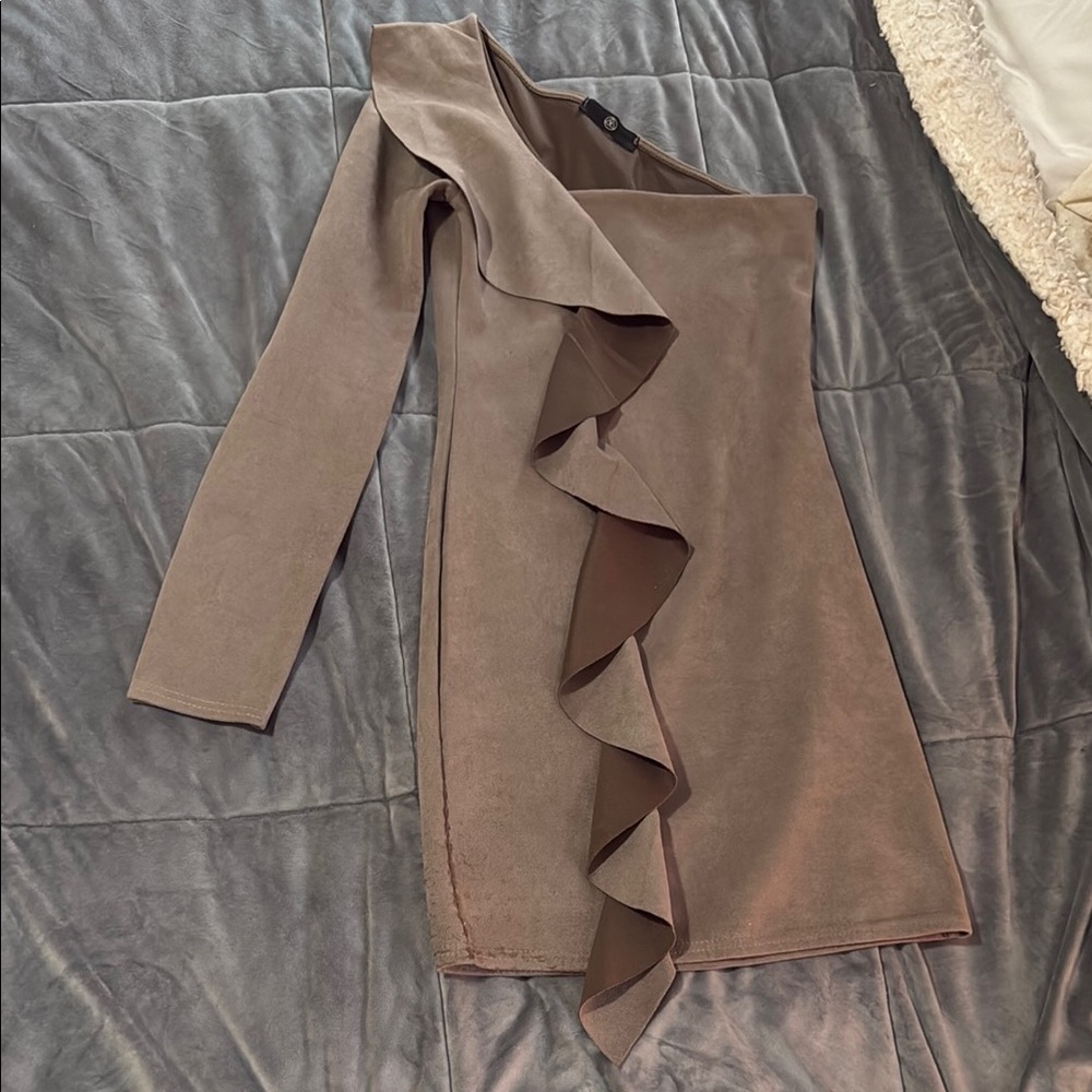 Light Brown One-Shoulder Asymmetrical Ruffle Dress